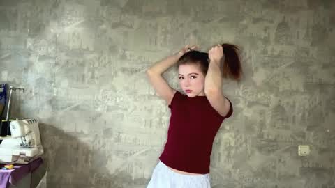 Snapshot of necolezhuang chatting on 5, 5, 2026 Necole online show from 5, 5, 2026
