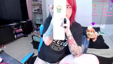 Snapshot of neeko_lol_ chatting on 13, 9, 2025 Geek Nicole im Neeko UwU online show from 13, 9, 2025