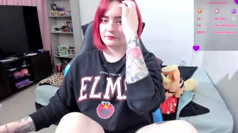 Snapshot of neeko_lol_ chatting on 1, 10, 2025 Geek Nicole im Neeko UwU online show from 1, 10, 2025