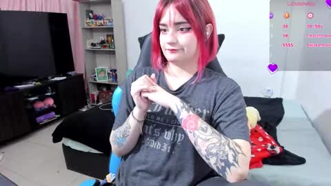 Snapshot of neeko_lol_ chatting on 2, 10, 2025 Geek Nicole im Neeko UwU online show from 2, 10, 2025