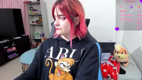 Snapshot of neeko_lol_ chatting on 6, 10, 2025 Geek Nicole im Neeko UwU online show from 6, 10, 2025