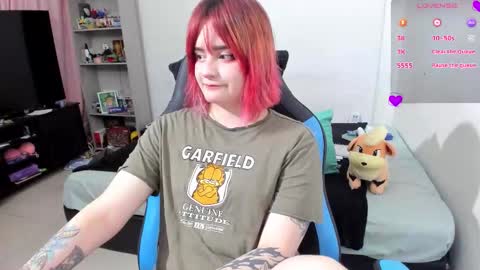 Snapshot of neeko_lol_ chatting on 10, 10, 2025 Geek Nicole im Neeko UwU online show from 10, 10, 2025