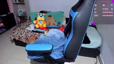 Snapshot of neeko_lol_ chatting on 16, 10, 2025 Geek Nicole im Neeko UwU online show from 16, 10, 2025