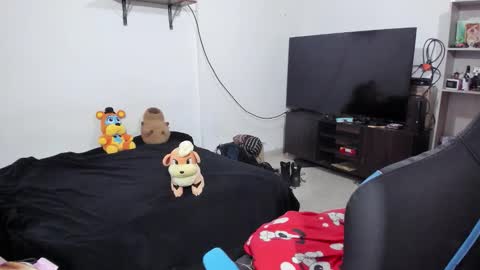 Snapshot of neeko_lol_ chatting on 19, 1, 2026 Geek Nicole im Neeko UwU online show from 19, 1, 2026