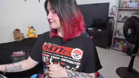 Snapshot of neeko_lol_ chatting on 6, 2, 2026 Geek Nicole im Neeko UwU online show from 6, 2, 2026