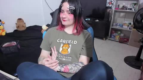 Snapshot of neeko_lol_ chatting on 10, 2, 2026 Geek Nicole im Neeko UwU online show from 10, 2, 2026