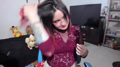 Snapshot of neeko_lol_ chatting on 13, 2, 2026 Geek Nicole im Neeko UwU online show from 13, 2, 2026