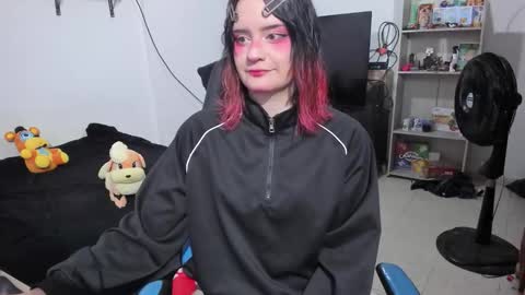 Snapshot of neeko_lol_ chatting on 25, 2, 2026 Geek Nicole im Neeko UwU online show from 25, 2, 2026