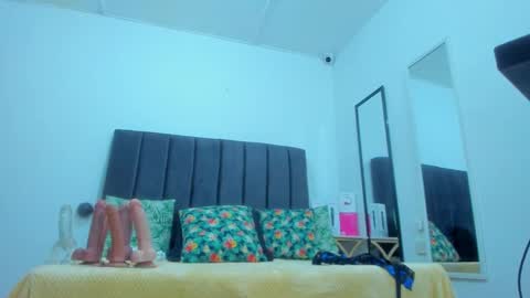 Snapshot of neferet_opal chatting on 22, 10, 2025 neferet_opal online show from 22, 10, 2025