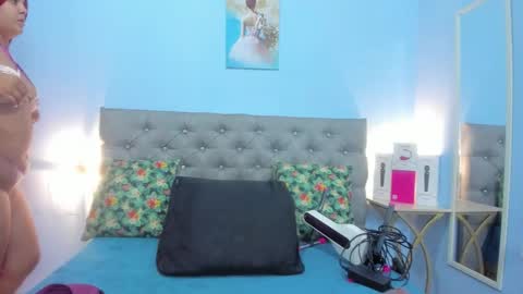 Snapshot of neferet_opal chatting on 15, 11, 2025 neferet_opal online show from 15, 11, 2025