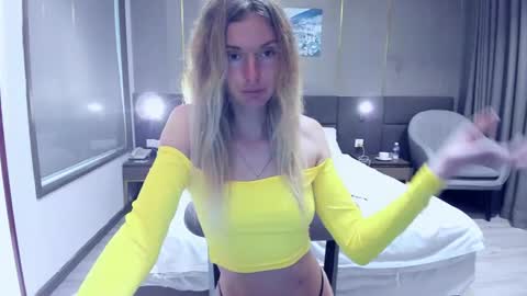 Snapshot of neighbours_love chatting on 25, 12, 2024 neighbours_love online show from 25, 12, 2024