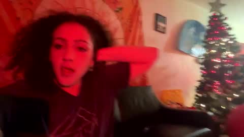 Snapshot of nellbee chatting on 3, 12, 2025 Nell xo online show from 3, 12, 2025