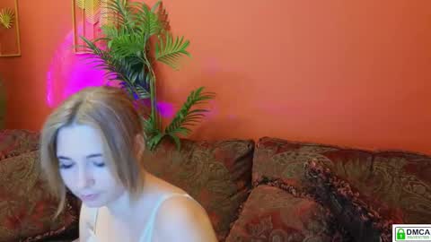 Snapshot of nellie_moans chatting on 16, 11, 2025 Nellie online show from 16, 11, 2025