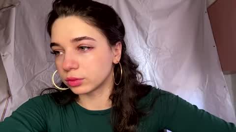 Angelihee online show from 8, 4, 2026