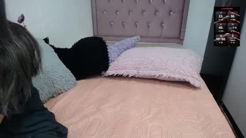 Snapshot of nenaa_stg chatting on 22, 9, 2025 Sol Stg online show from 22, 9, 2025