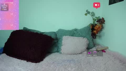 Snapshot of nenaa_stg chatting on 23, 10, 2025 Sol Stg online show from 23, 10, 2025
