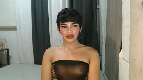 Snapshot of neomi_hardcock chatting on 2, 11, 2025 neomi online show from 2, 11, 2025