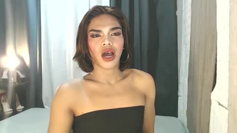 Snapshot of neomi_hardcock chatting on 23, 11, 2025 neomi online show from 23, 11, 2025