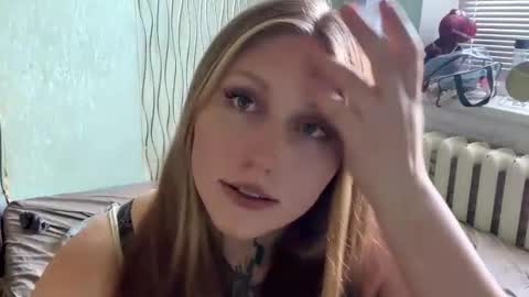 Snapshot of neomimaddern chatting on 19, 7, 2026 neomimaddern online show from 19, 7, 2026