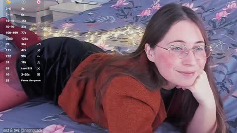 Snapshot of neonquack chatting on 25, 12, 2024 Riley online show from 25, 12, 2024