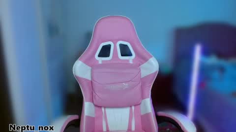 Neptu noxx online show from 7, 4, 2026