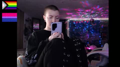 Snapshot of nerdy_squirty chatting on 14, 10, 2025 NerdySquirty online show from 14, 10, 2025