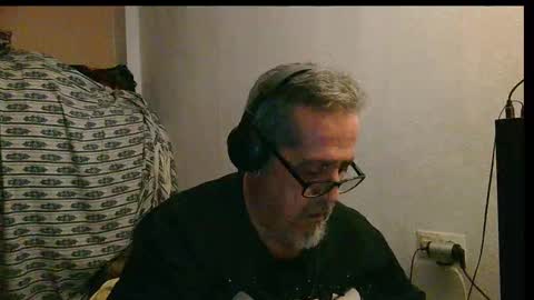 Snapshot of neron401 chatting on 19, 11, 2025 neron401 online show from 19, 11, 2025