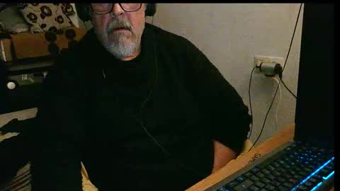 Snapshot of neron401 chatting on 3, 12, 2025 neron401 online show from 3, 12, 2025