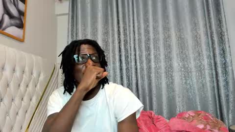 Snapshot of netfux_and_chill chatting on 14, 12, 2025 netfux_and_chill online show from 14, 12, 2025