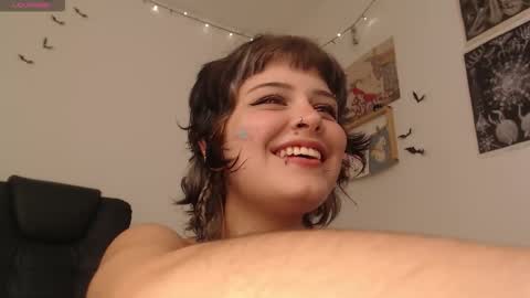 Snapshot of neurotic_witch chatting on 28, 11, 2025 Mar online show from 28, 11, 2025