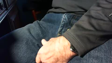 nevrsaynevr2000 online show from 27, 1, 2025