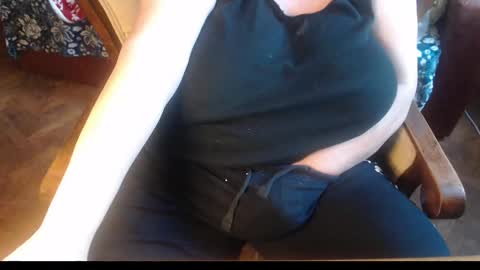 Snapshot of new_milf chatting on 8, 12, 2024 Lilly online show from 8, 12, 2024