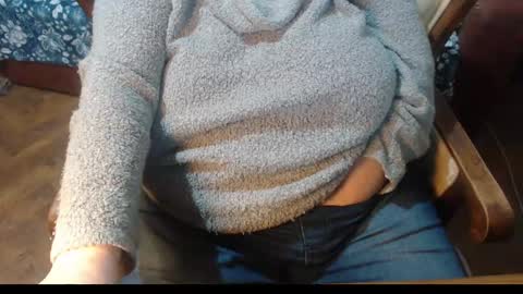 Snapshot of new_milf chatting on 8, 12, 2024 Lilly online show from 8, 12, 2024