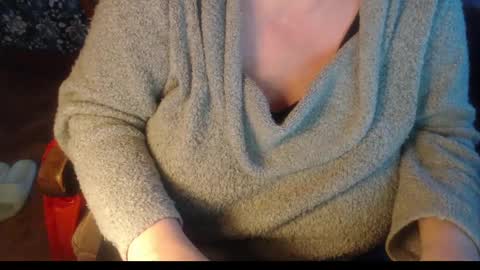 Snapshot of new_milf chatting on 11, 12, 2024 Lilly online show from 11, 12, 2024
