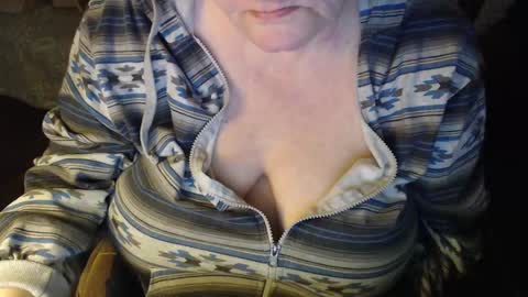 Snapshot of new_milf chatting on 16, 12, 2024 Lilly online show from 16, 12, 2024
