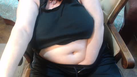 Snapshot of new_milf chatting on 21, 12, 2024 Lilly online show from 21, 12, 2024