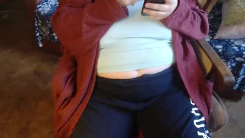 Snapshot of new_milf chatting on 5, 1, 2025 Lilly online show from 5, 1, 2025