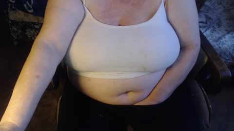 Snapshot of new_milf chatting on 8, 2, 2025 Lilly online show from 8, 2, 2025