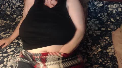 Snapshot of new_milf chatting on 1, 3, 2025 Lilly online show from 1, 3, 2025