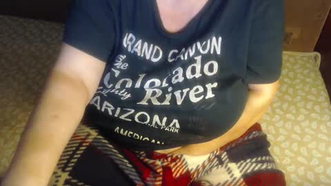Snapshot of new_milf chatting on 14, 10, 2025 Lilly online show from 14, 10, 2025
