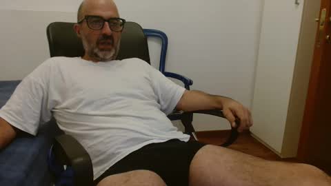 Snapshot of new_simi_74 chatting on 28, 9, 2025 simi online show from 28, 9, 2025