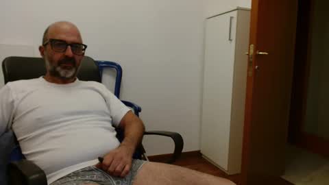 Snapshot of new_simi_74 chatting on 5, 10, 2025 simi online show from 5, 10, 2025