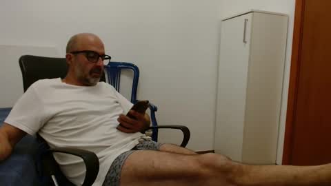 Snapshot of new_simi_74 chatting on 10, 10, 2025 simi online show from 10, 10, 2025