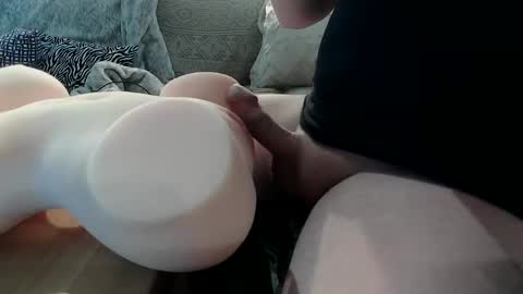 Newaroundhere26 online show from 14, 2, 2025