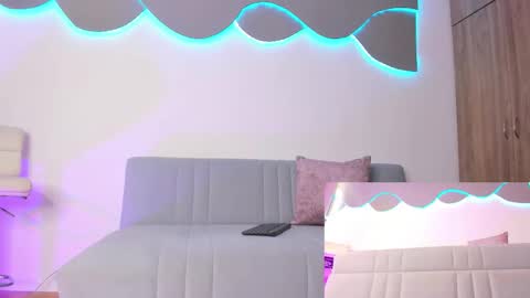 Snapshot of newbarbiedolly chatting on 25, 11, 2025 ximena online show from 25, 11, 2025