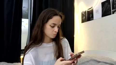 Snapshot of newproject_ chatting on 27, 10, 2025 Nova online show from 27, 10, 2025