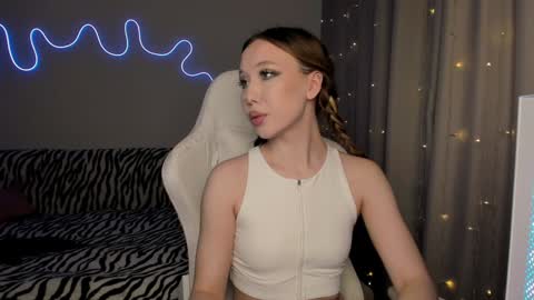 Mina online show from 2, 1, 2025