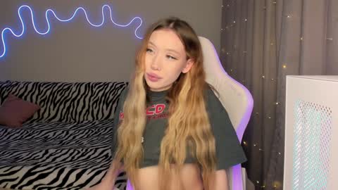 Mina online show from 8, 1, 2025