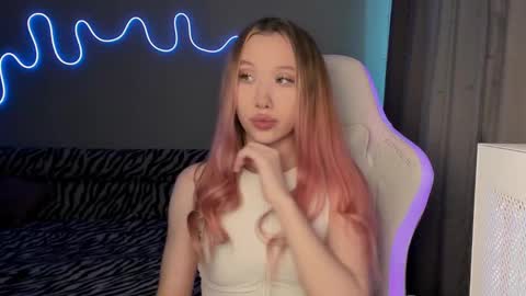 Mina online show from 20, 2, 2025