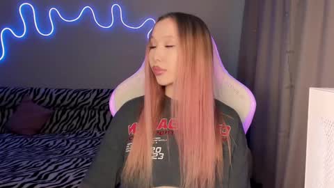 Mina online show from 22, 2, 2025